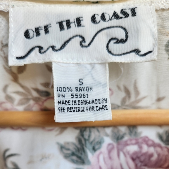 Vintage Floral Button Down Crop Top - Picture 7 of 8